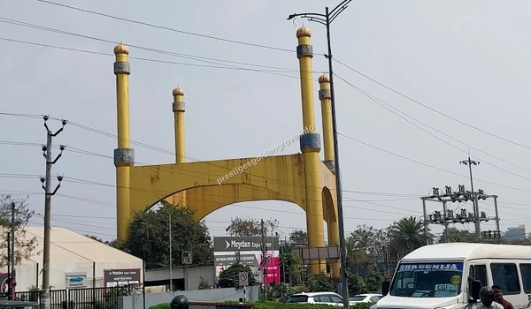 Prestige Golden Grove Hyderabad HITEC City arch on the route from Prestige Golden Grove to Hyderabad's IT corridor